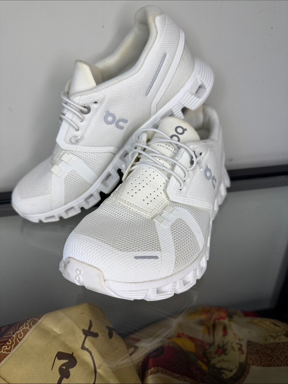 women’s On Cloud Casual Shoes Sneakers size 7. EUC